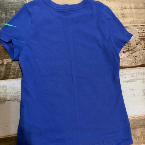 Nike Kids Short Sleeve Tee in Purple/Blue with Green Graphics - Picture 2 of 3